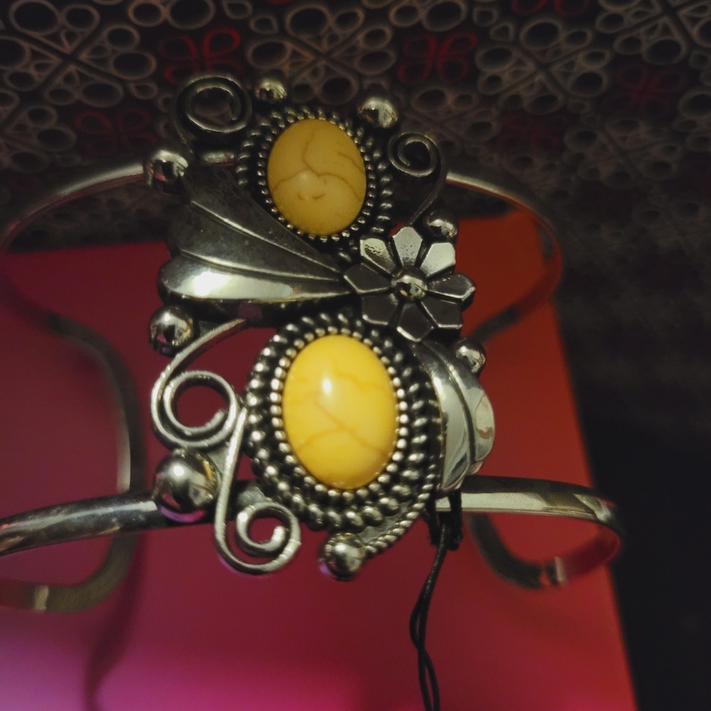 Silver cuff Bracelet withYellow beads